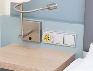 Skross адаптер 220V UK/US/World  към EU