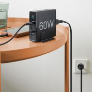 HAMA Зарядна станция 4 порта, 60W, 2 x USB-C, 2 x USB-A, PD, Fast Charge